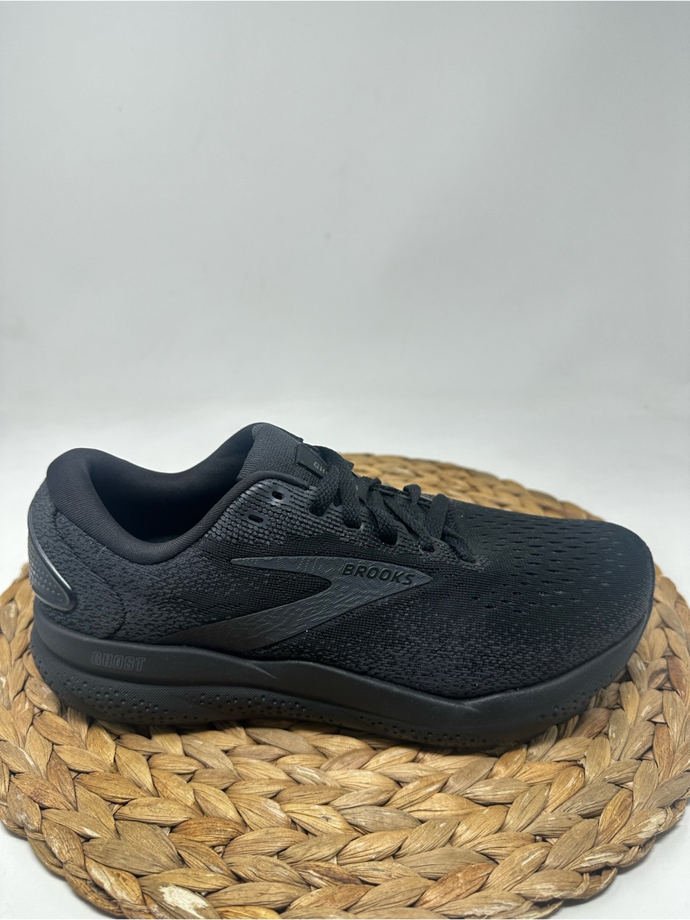 BROOKS Ghost 16 Running Shoes Ebony Black Size 7 Men's, 8.5 Women's WIDE